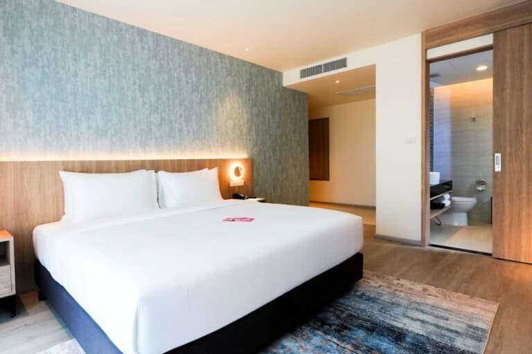 GLOW Bangkok Riverside DoubleBed