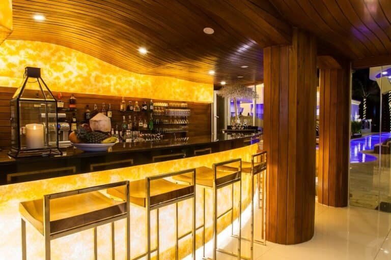 privilege-ezra-indoor-bar